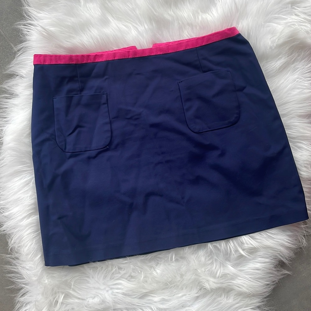 H&M Navy Blue Mini Skirt w/ Hot Pink Trim & Front pockets. Size 8